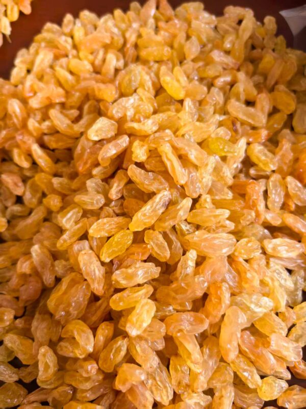 Bakery products using Xinjiang Raisins